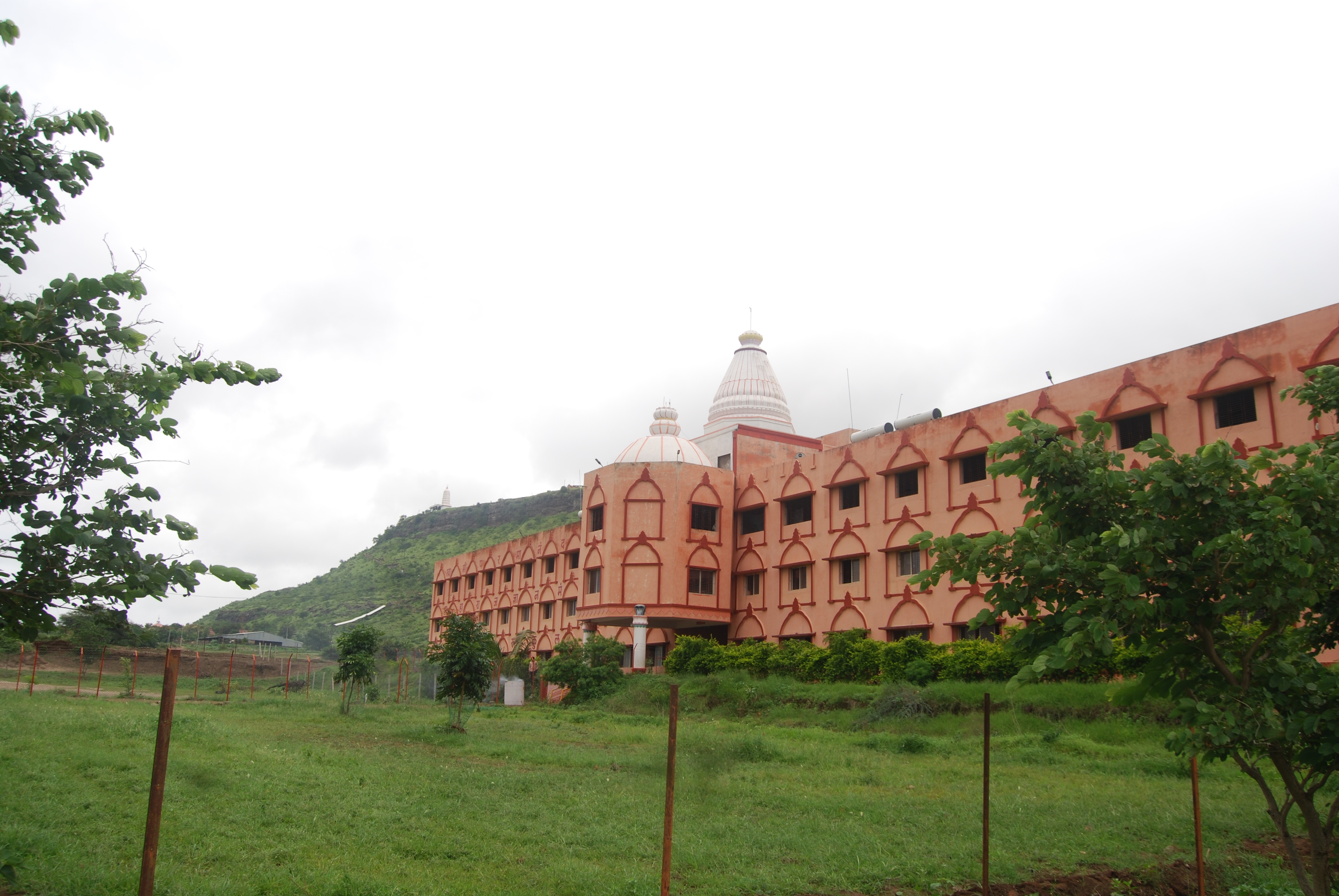 श्री स्वामी परमानंदगिरिजी महराज गुरूकुल